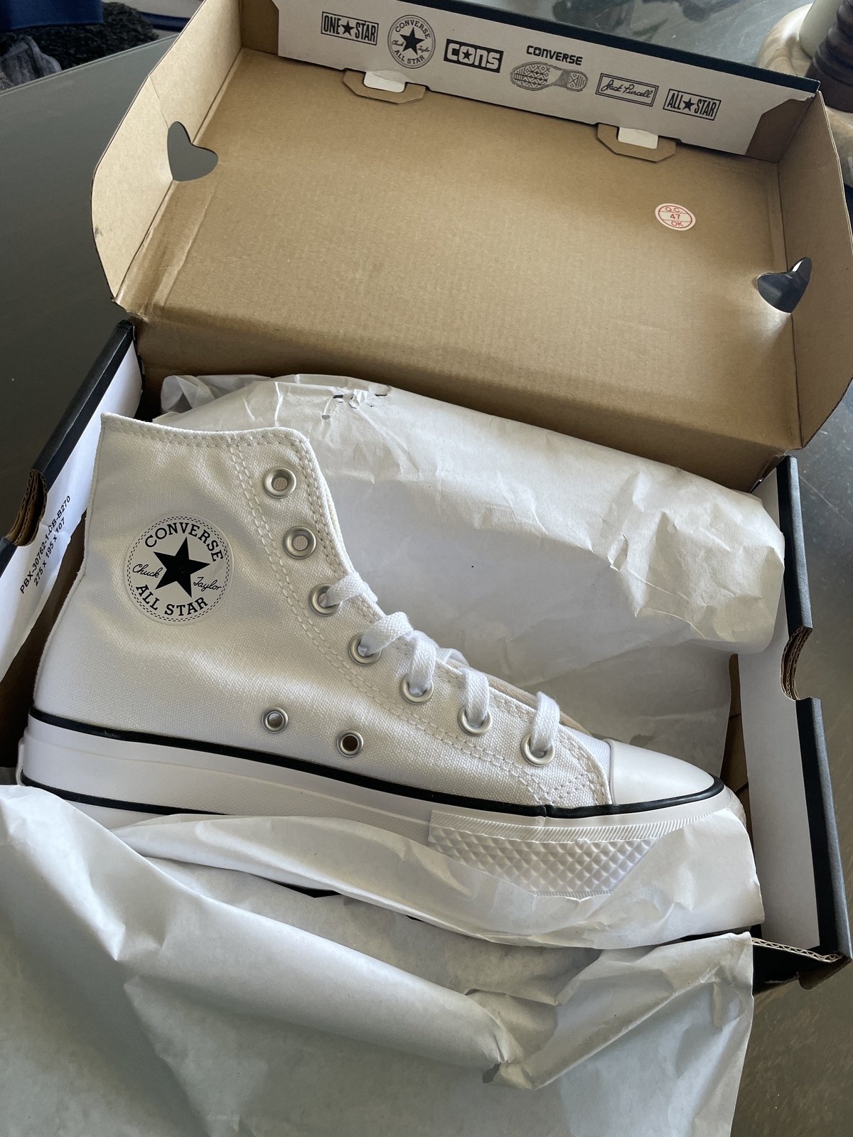 Chuck Taylor All Star Lift Hi - Womens Size 6