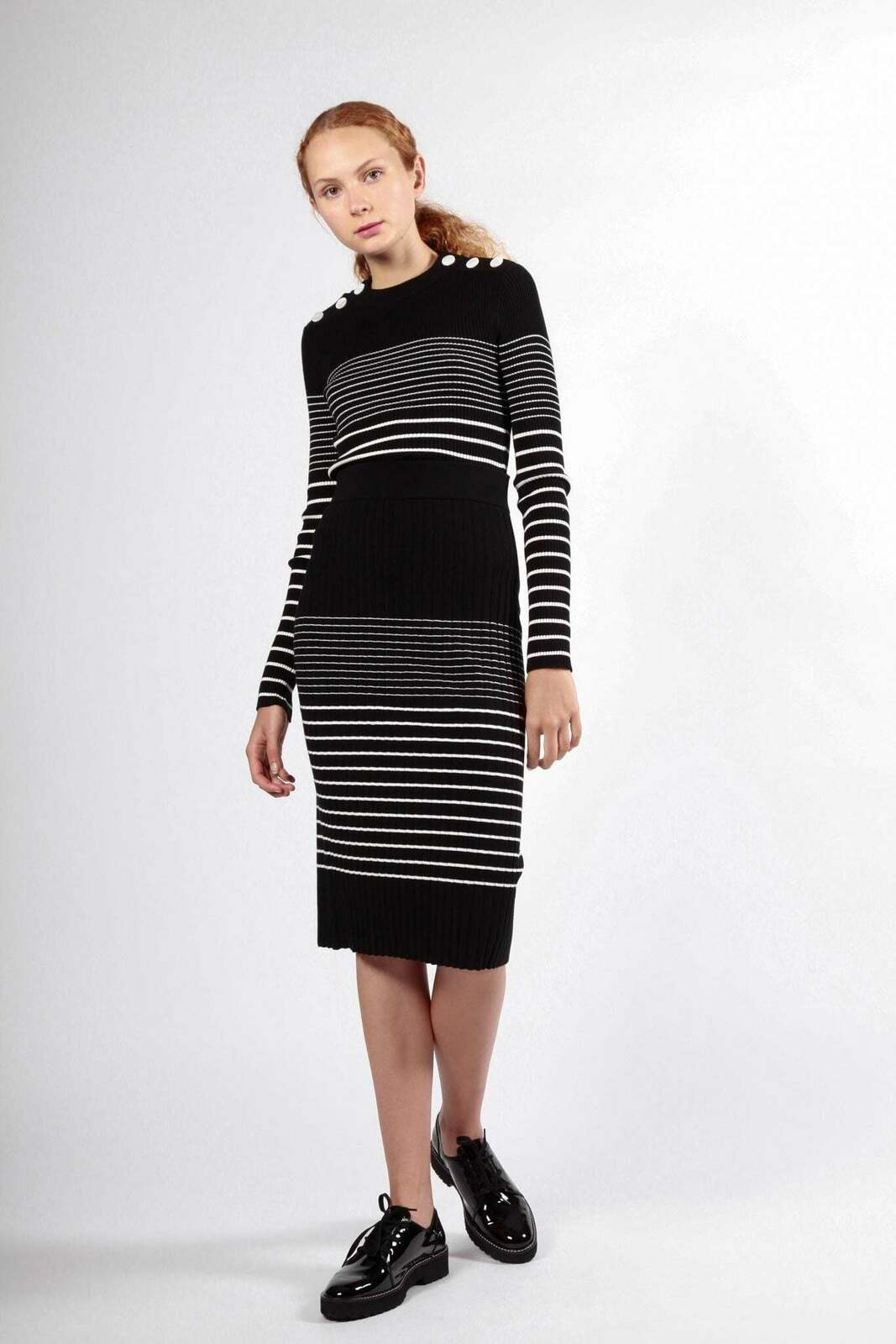blundstone skirt black white