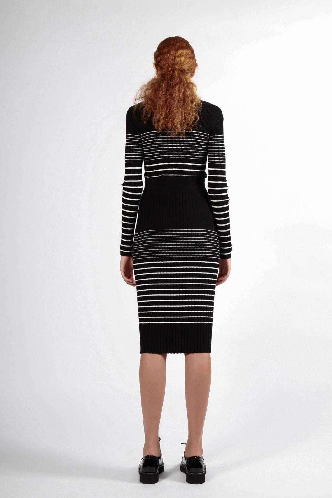 blundstone skirt black white
