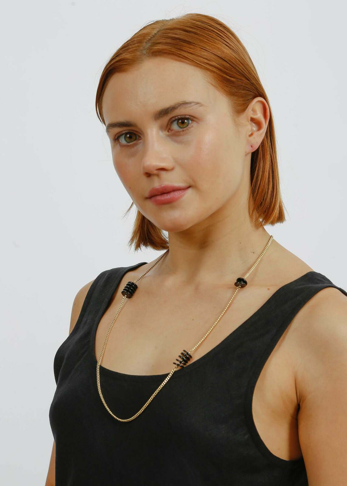 W23 | DAINTY CHAIN NECKLACE / GOLD-BLACK