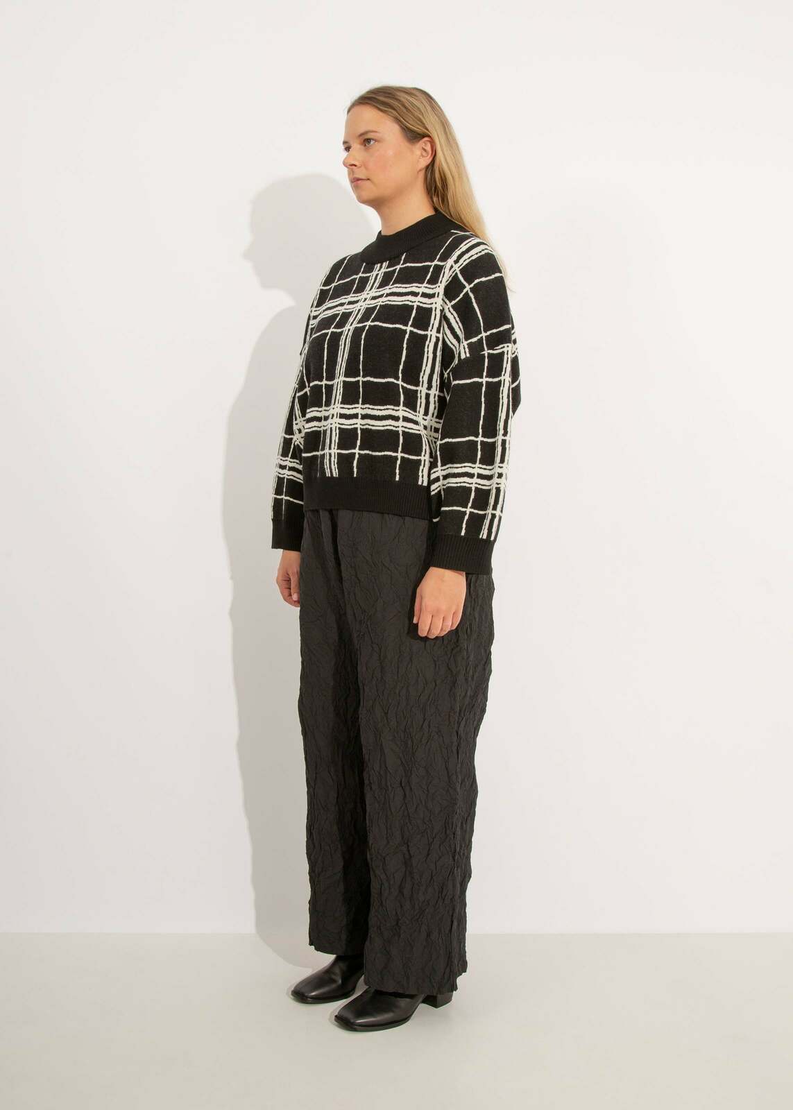 W23 | OWYN KNIT SWEAT / BLACK-WHITE