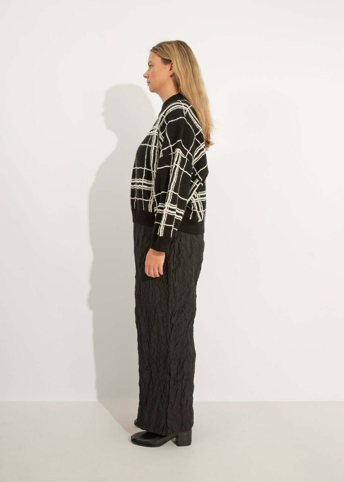 W23 | OWYN KNIT SWEAT / BLACK-WHITE