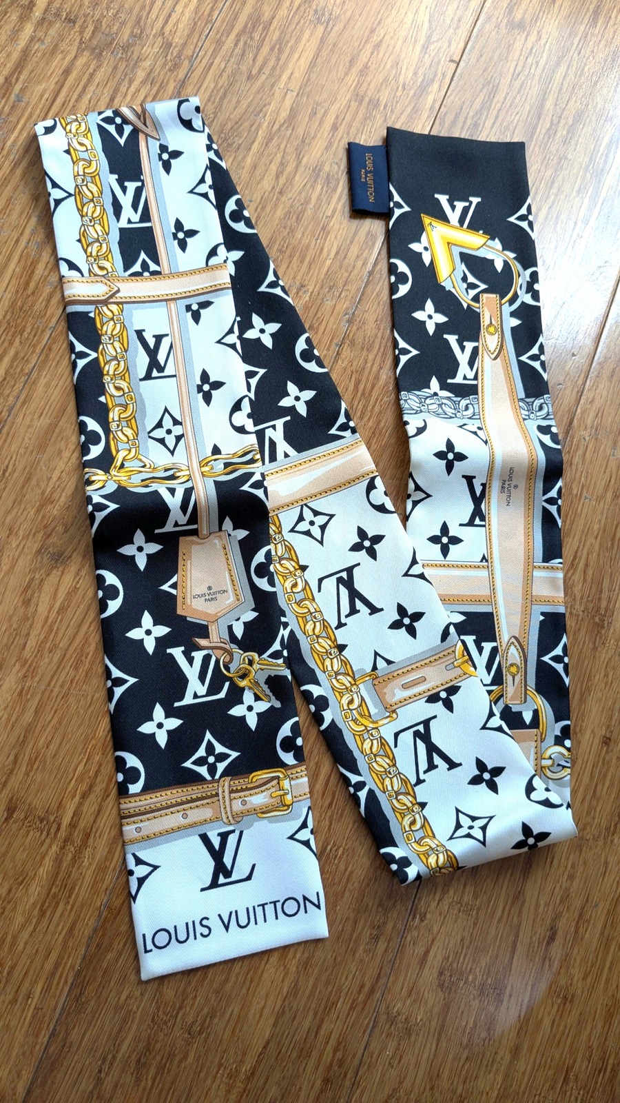 Louis Vuitton Monogram Confidential Bandeau (silk) - AirRobe