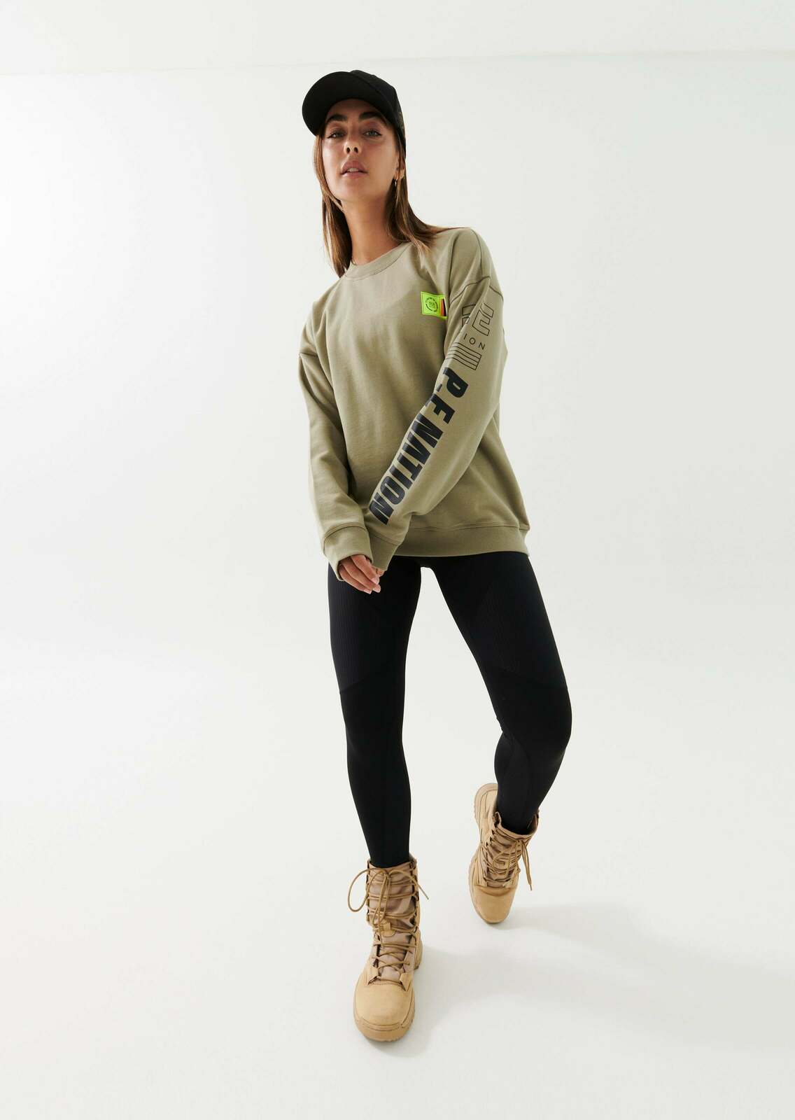 ELEVATE SWEAT IN SILVER SAGE