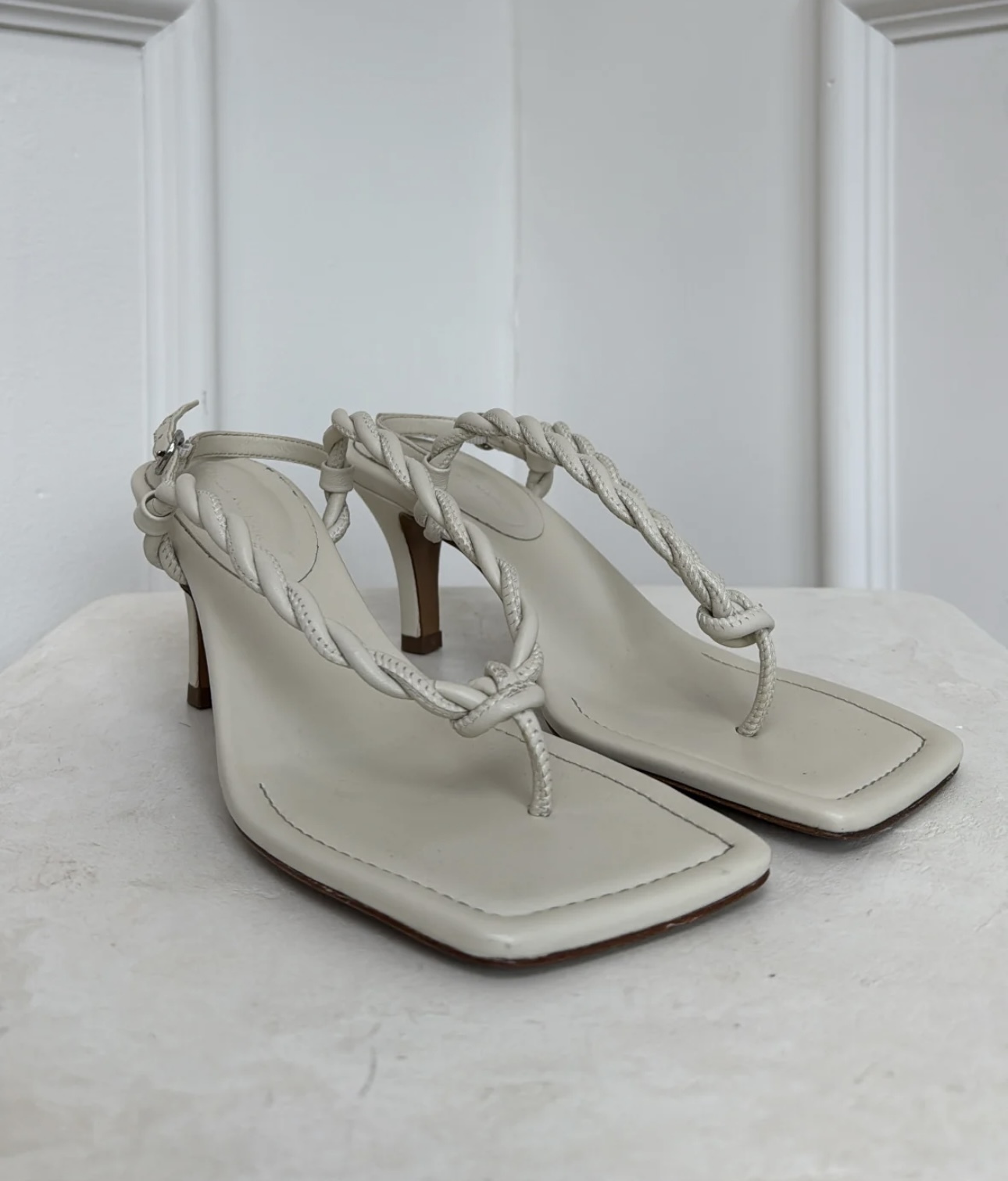  Belle heel