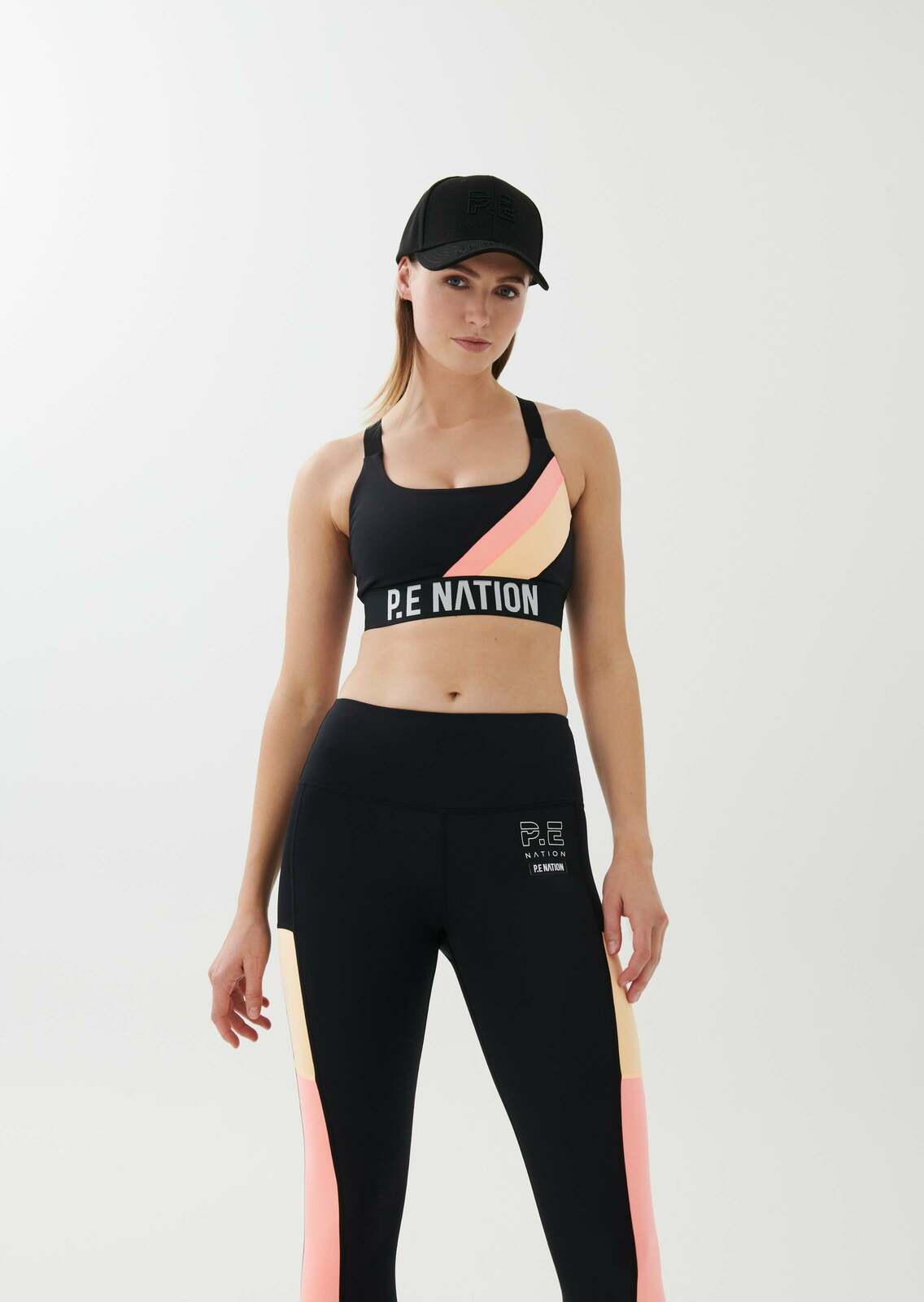 GOAL KICK SPORTS BRA IN BLACK
