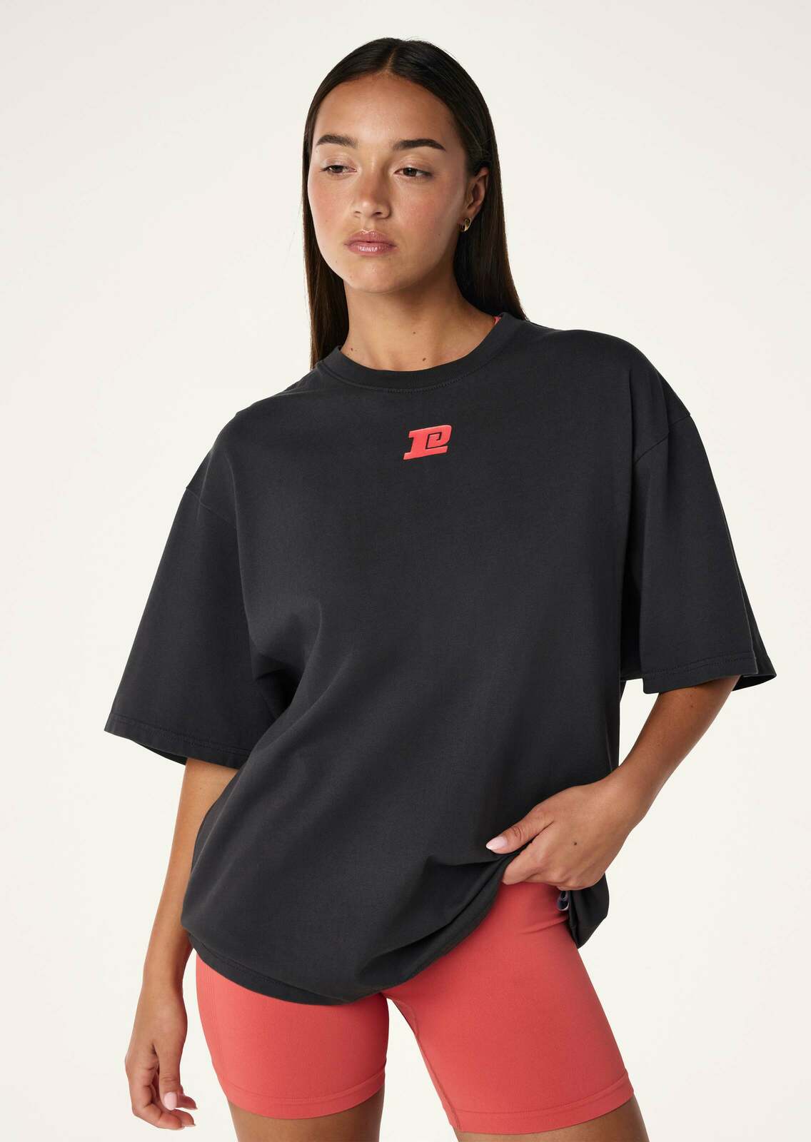 PLAYFIELD TEE IN WASHED BLACK