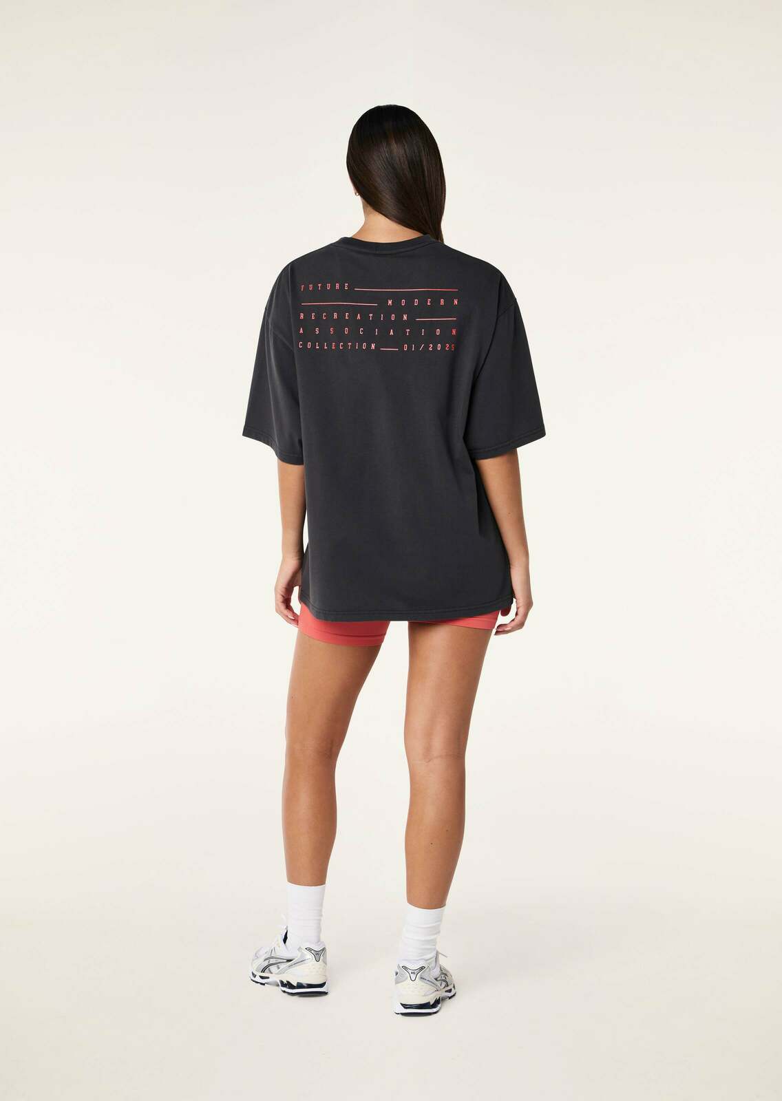 PLAYFIELD TEE IN WASHED BLACK