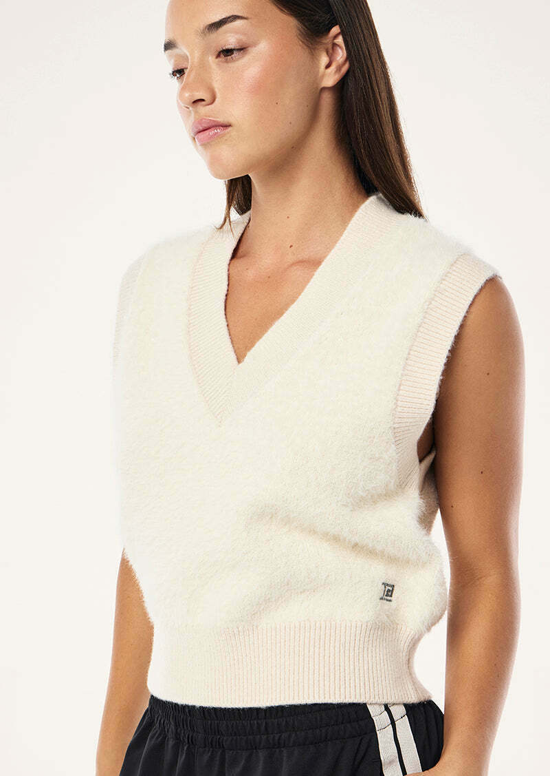 GREENPOINT KNIT VEST IN CLOUD