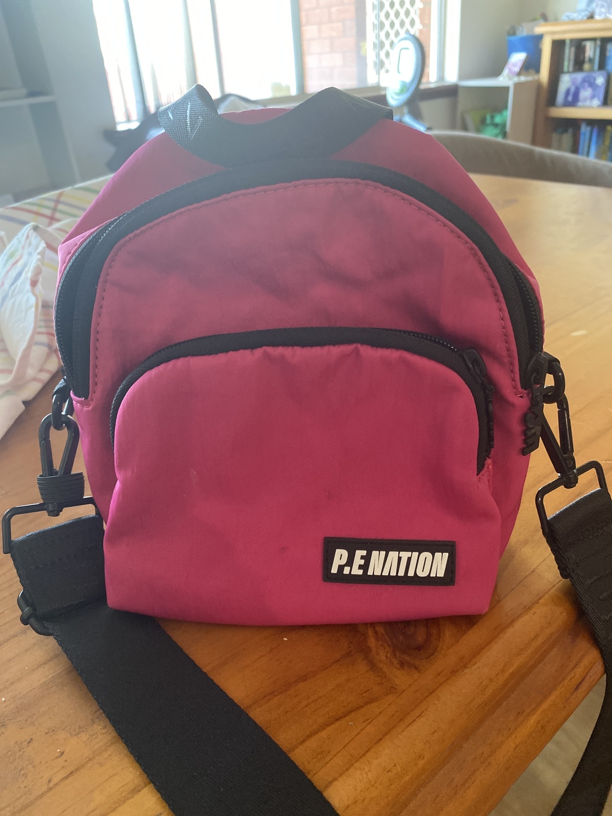 TAG UP BAG IN RASPBERRY ROSE