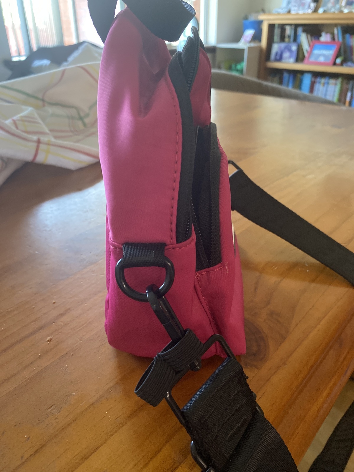 TAG UP BAG IN RASPBERRY ROSE