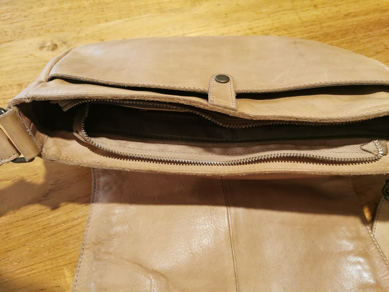 Beautiful Leather Shoulder Bag