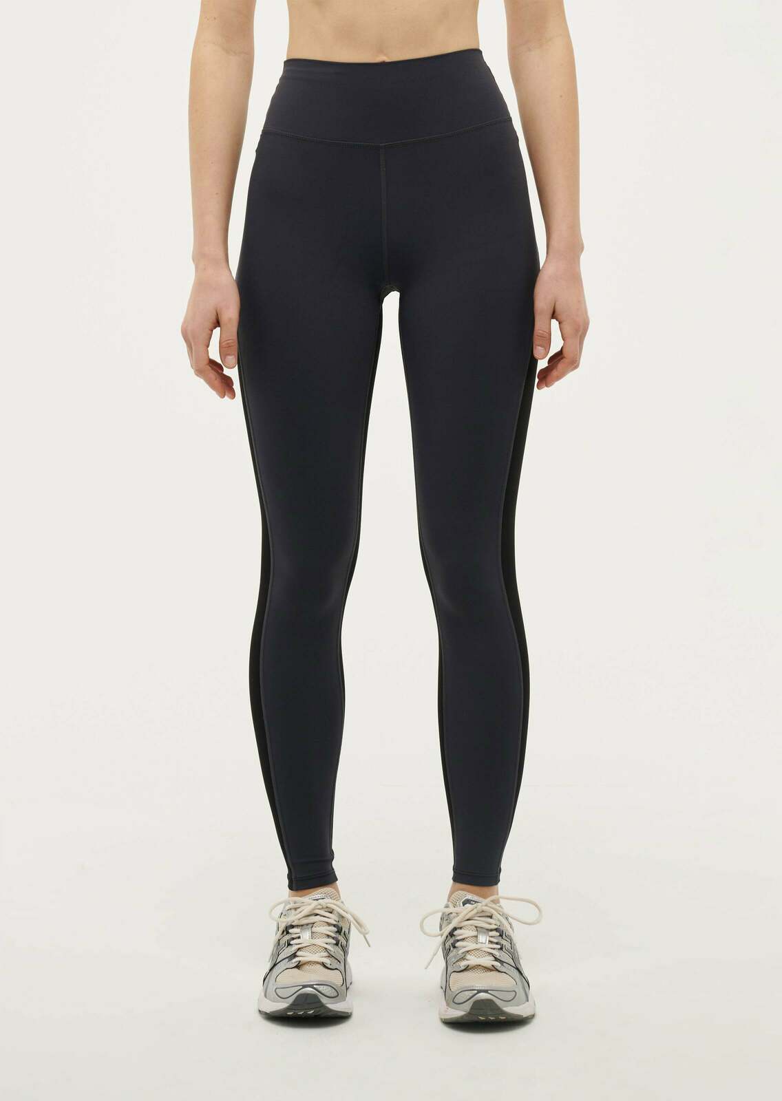 TEMPO LEGGING IN MARINE BLUE / BLACK