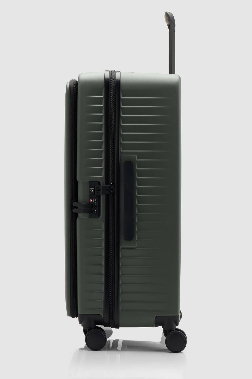 Venture Dual Open 76cm Suitcase