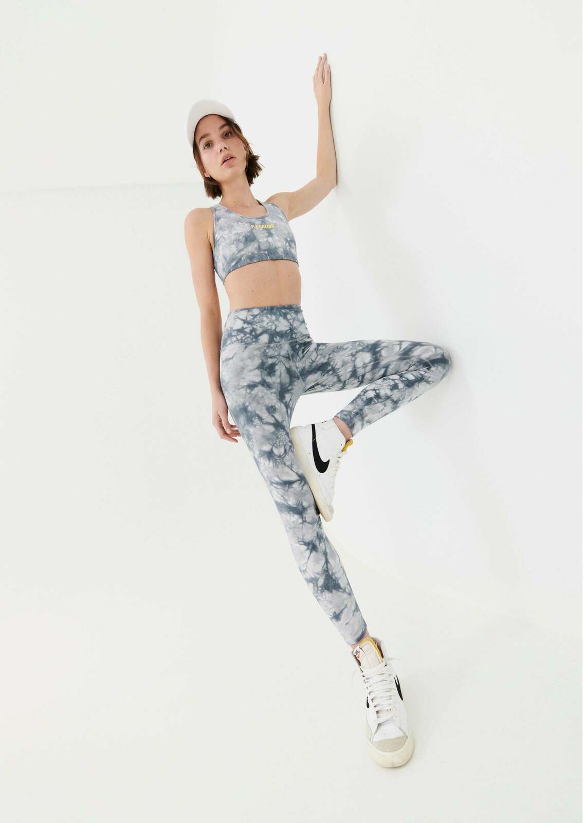 ASCEND LEGGING IN DARK SHADOW