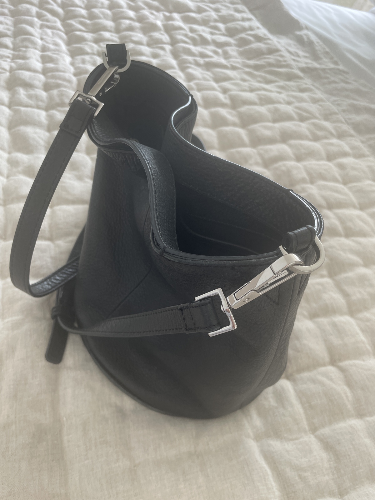  BUCKET BAG - BLACK LEATHER 