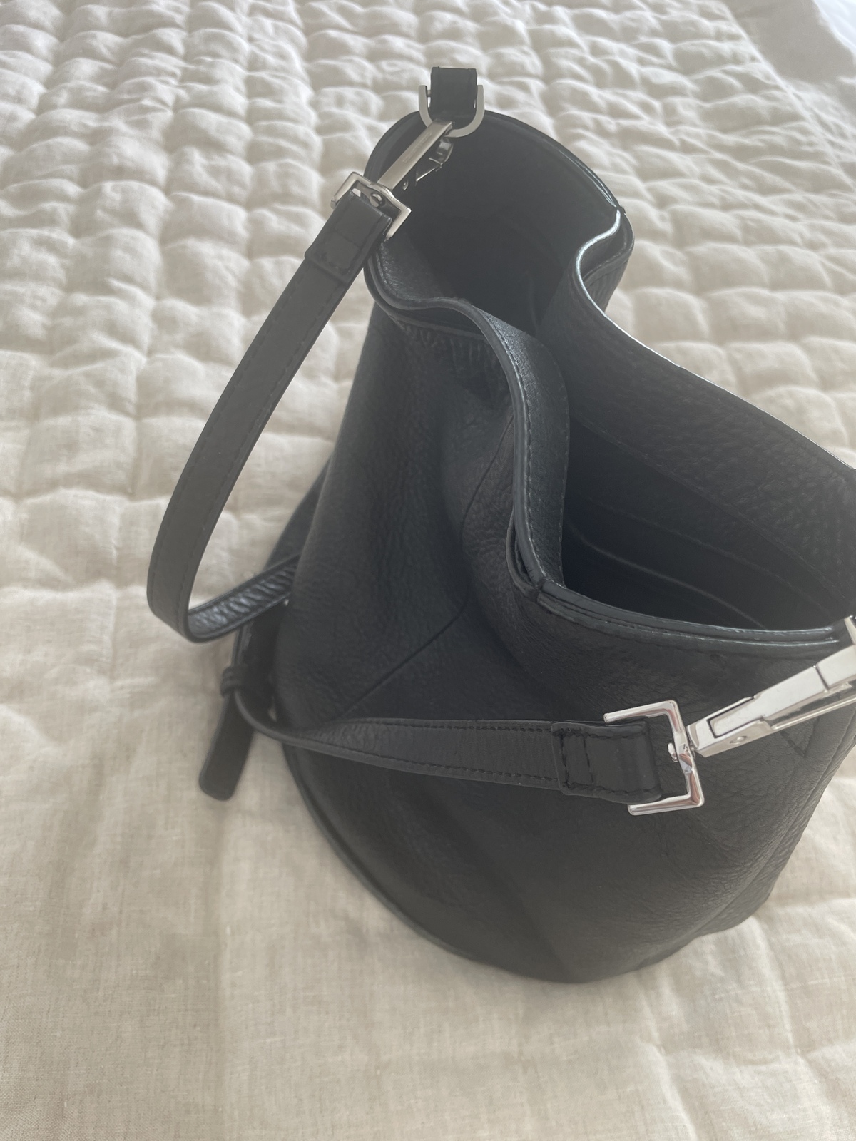  BUCKET BAG - BLACK LEATHER 