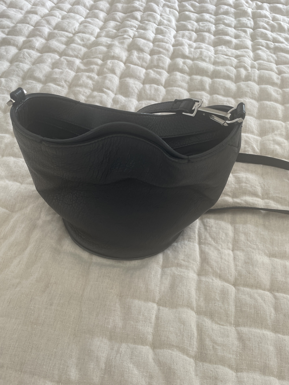  BUCKET BAG - BLACK LEATHER 