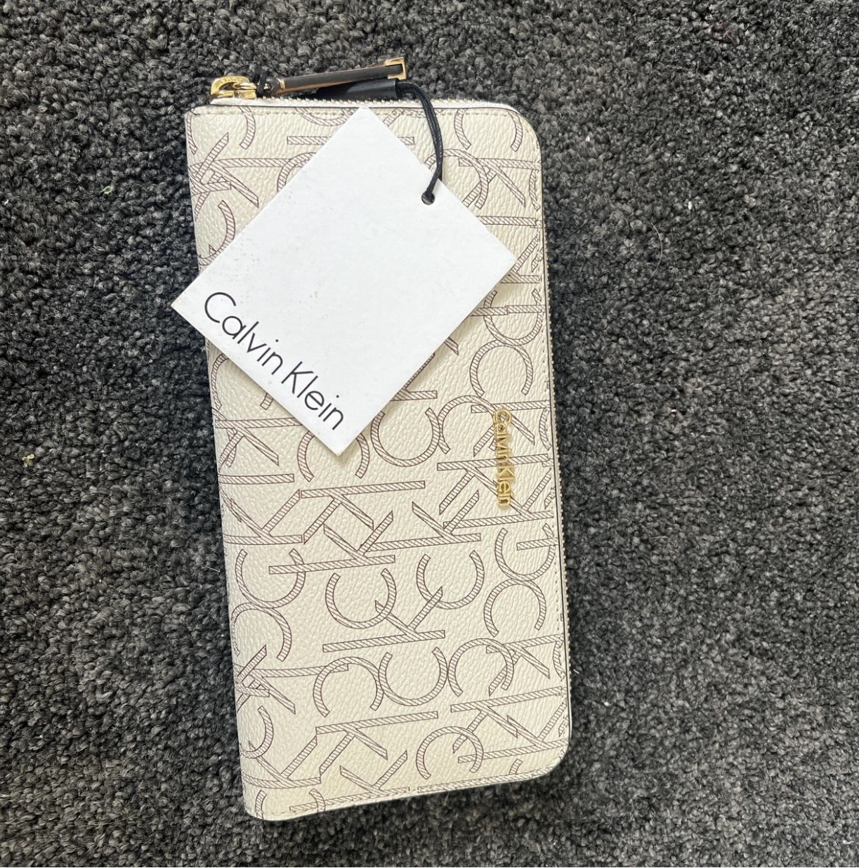 wallet brand new with tags on