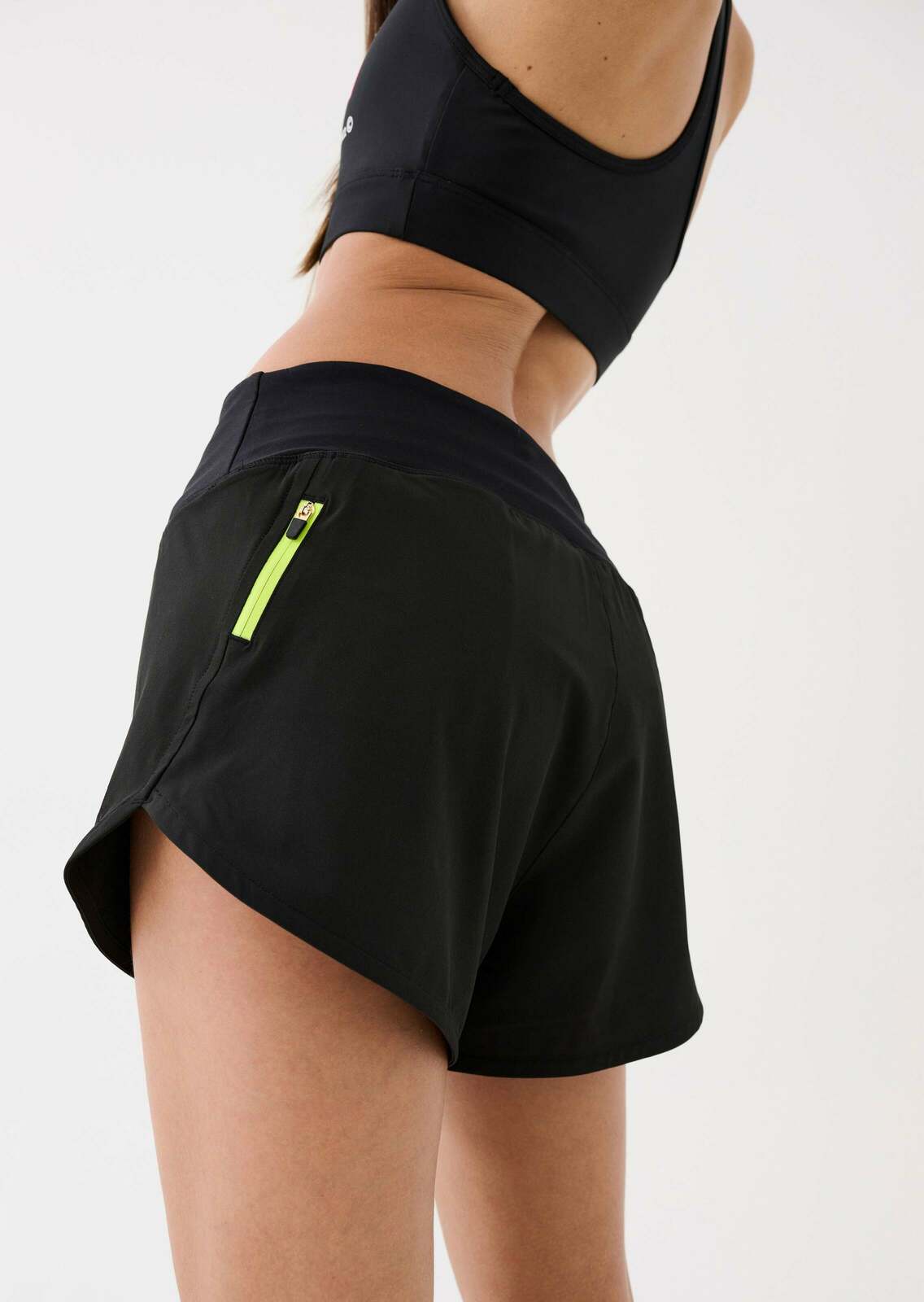IN PLAY SHORT IN BLACK