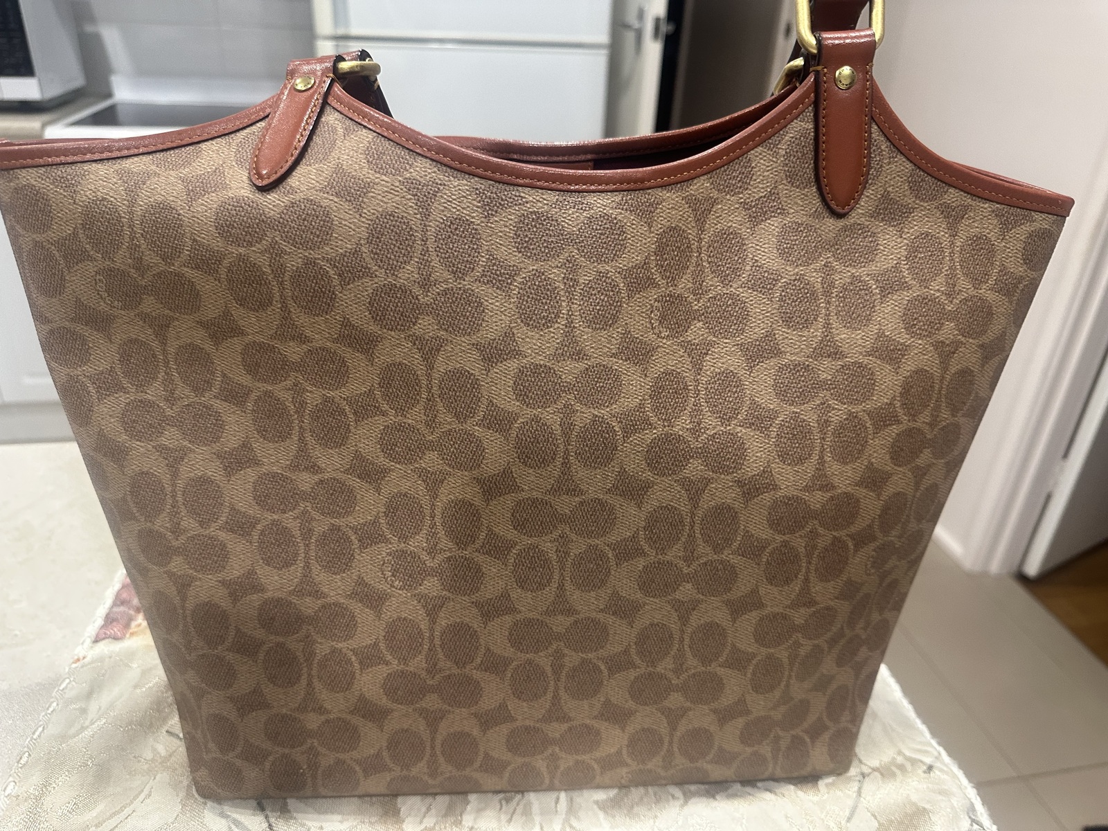 ladies Day tote in signature canvas