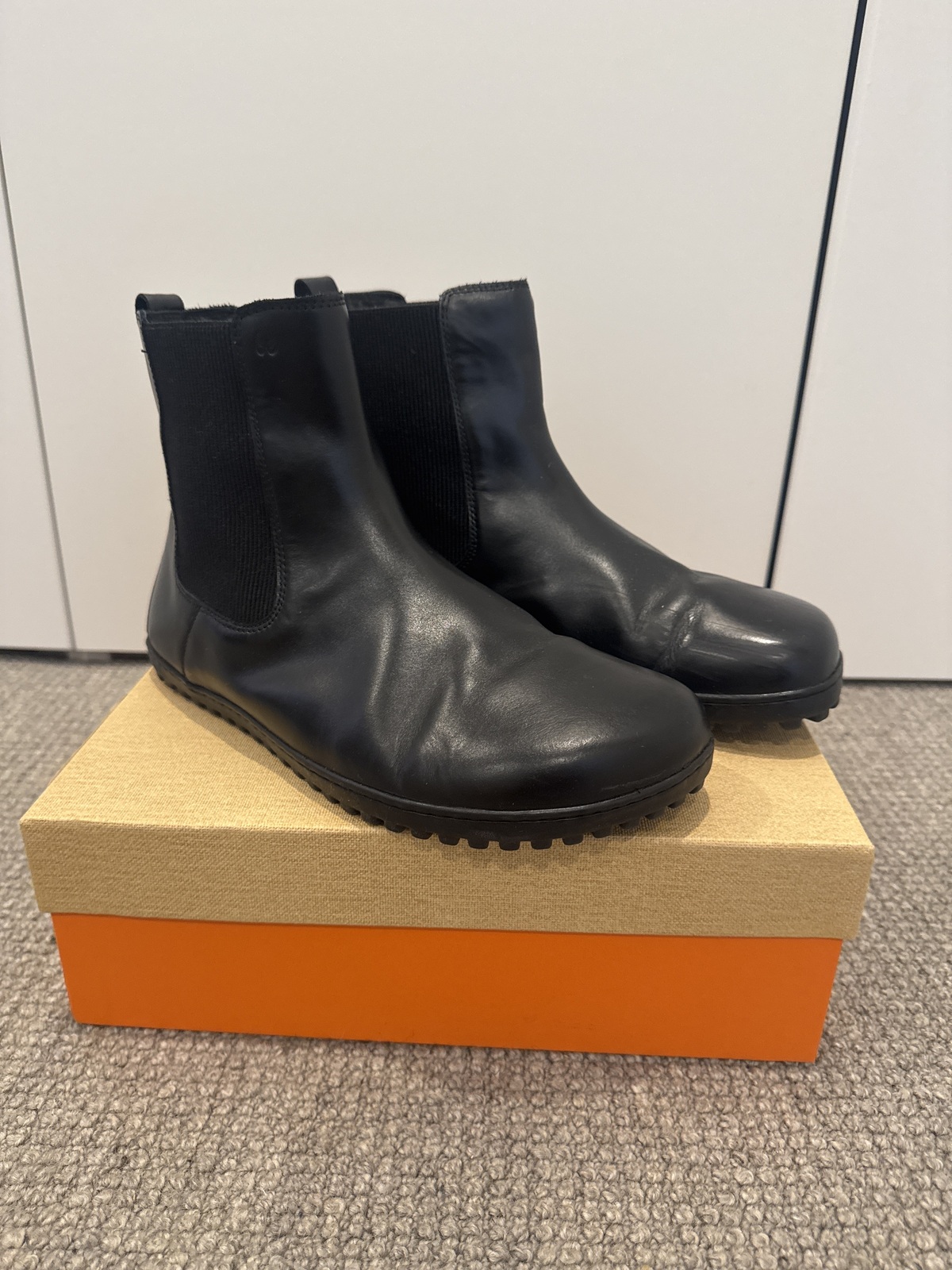  Glam All Black Chelsea Boots EU41
