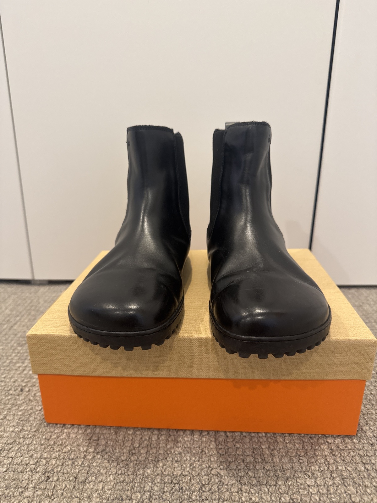  Glam All Black Chelsea Boots EU41