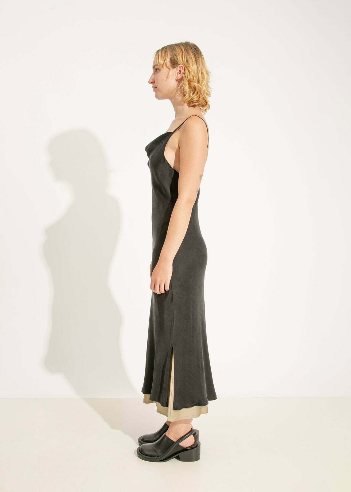 W24 | CARMY DRESS / BLACK-SAGE