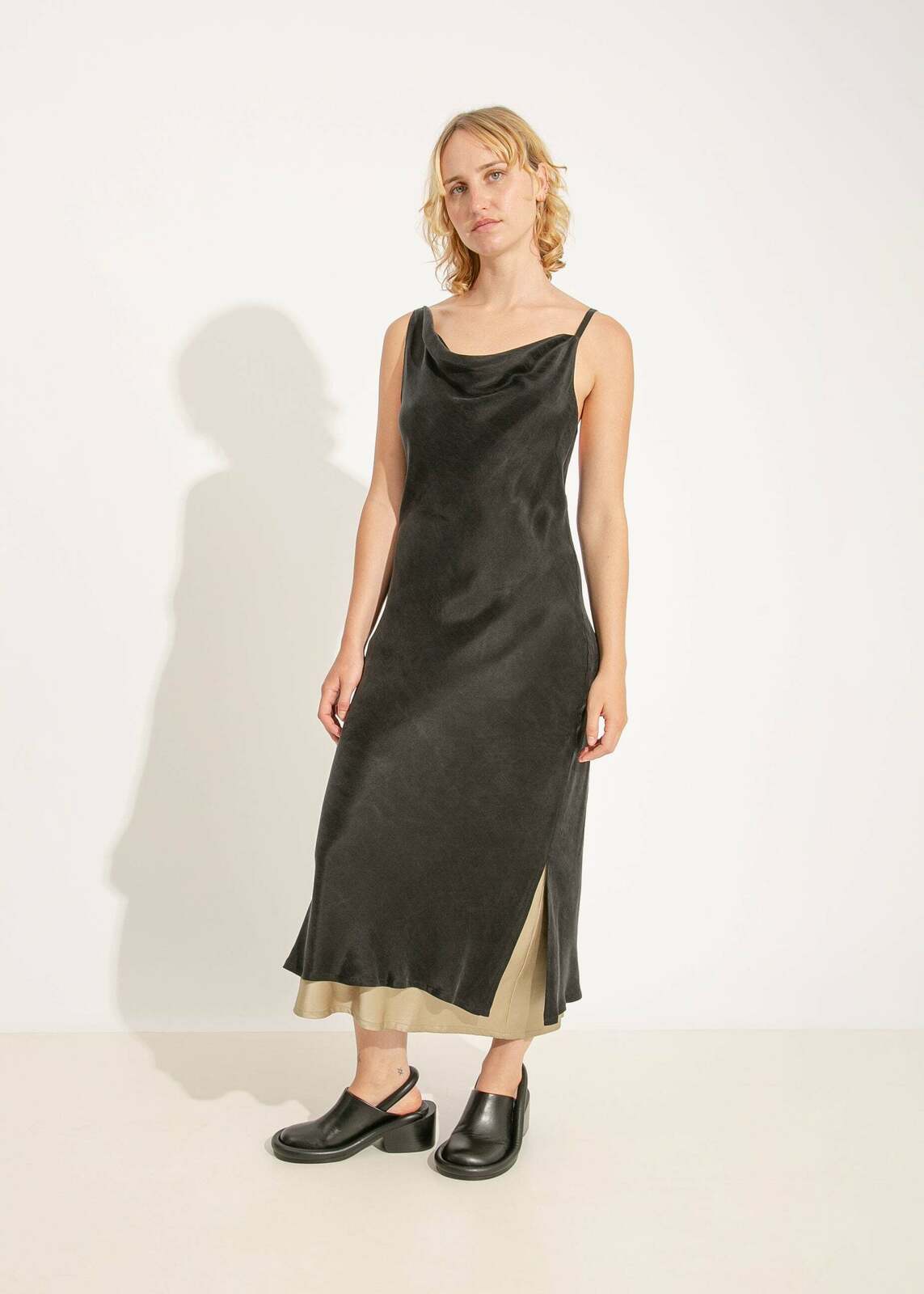W24 | CARMY DRESS / BLACK-SAGE
