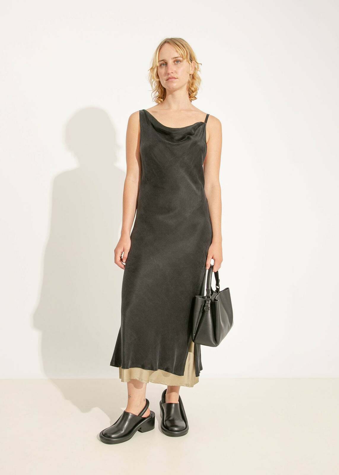 W24 | CARMY DRESS / BLACK-SAGE