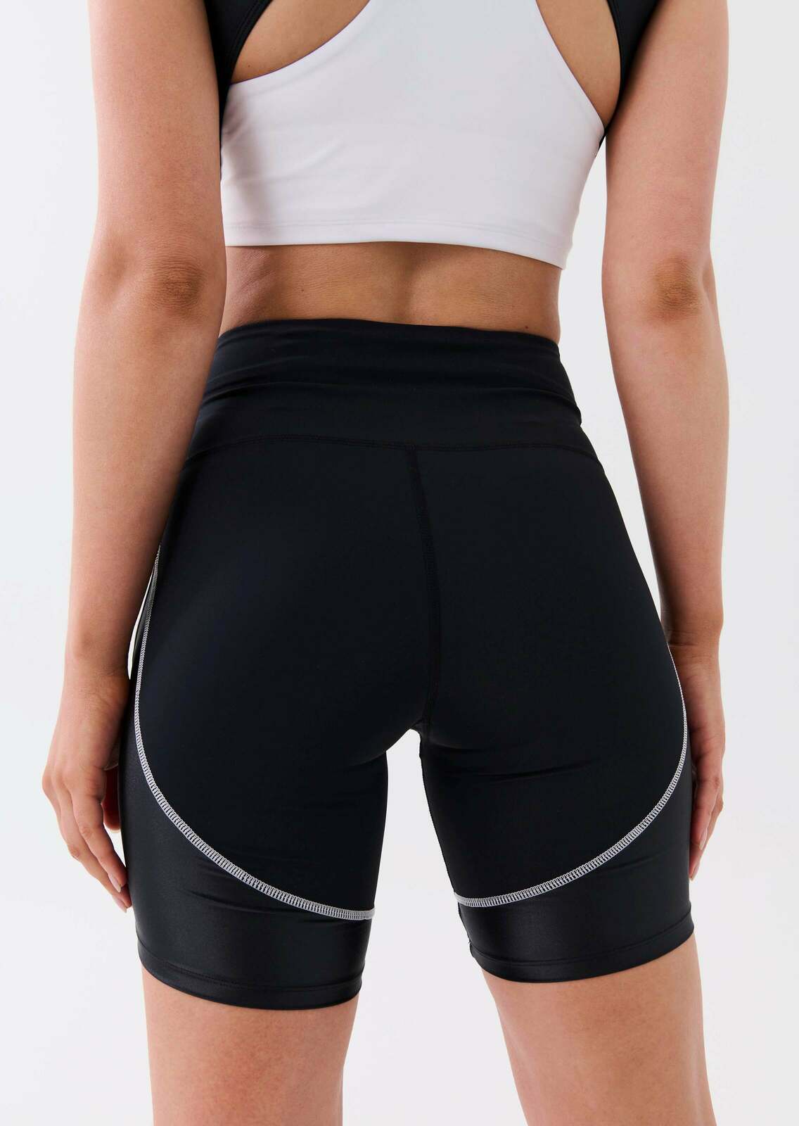 REFORMER BIKE SHORT IN BLACK