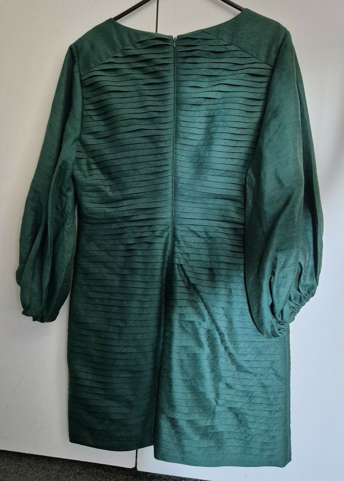 Green Keyhole Balloon Sleeve Mini Dress