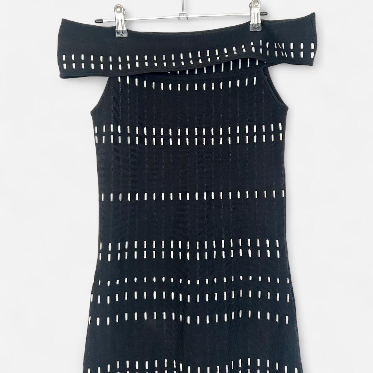  Mimi Bardot Size 8 Black & white off the shoulder dress in a 