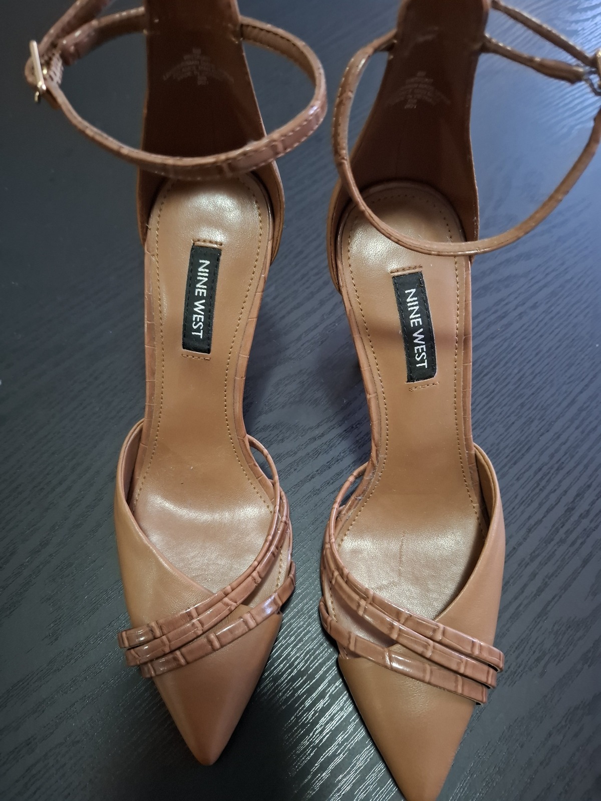 Taunt Natural Pumps Nine West size 6M 