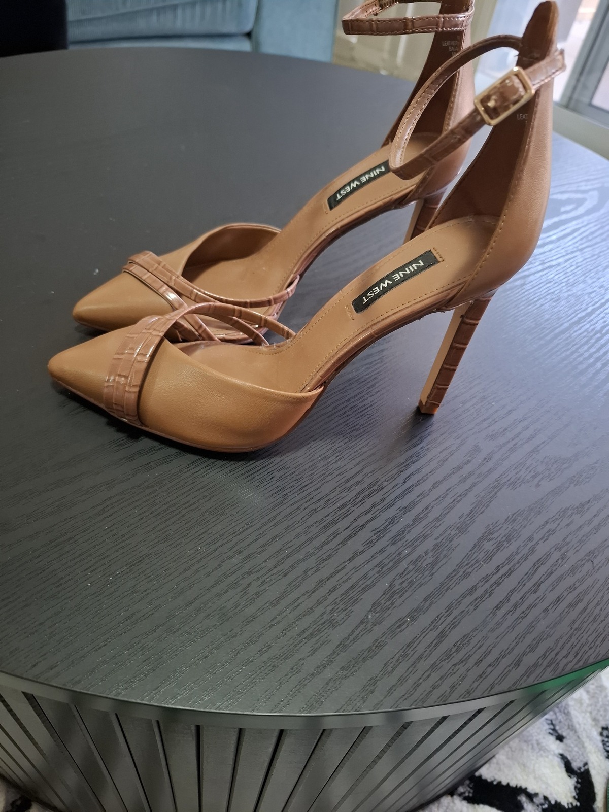 Taunt Natural Pumps Nine West size 6M 