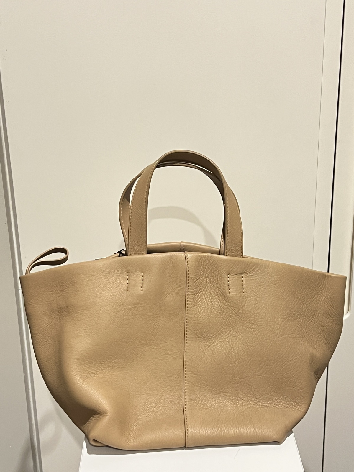 Tulpiano Pebbled Leather Bag