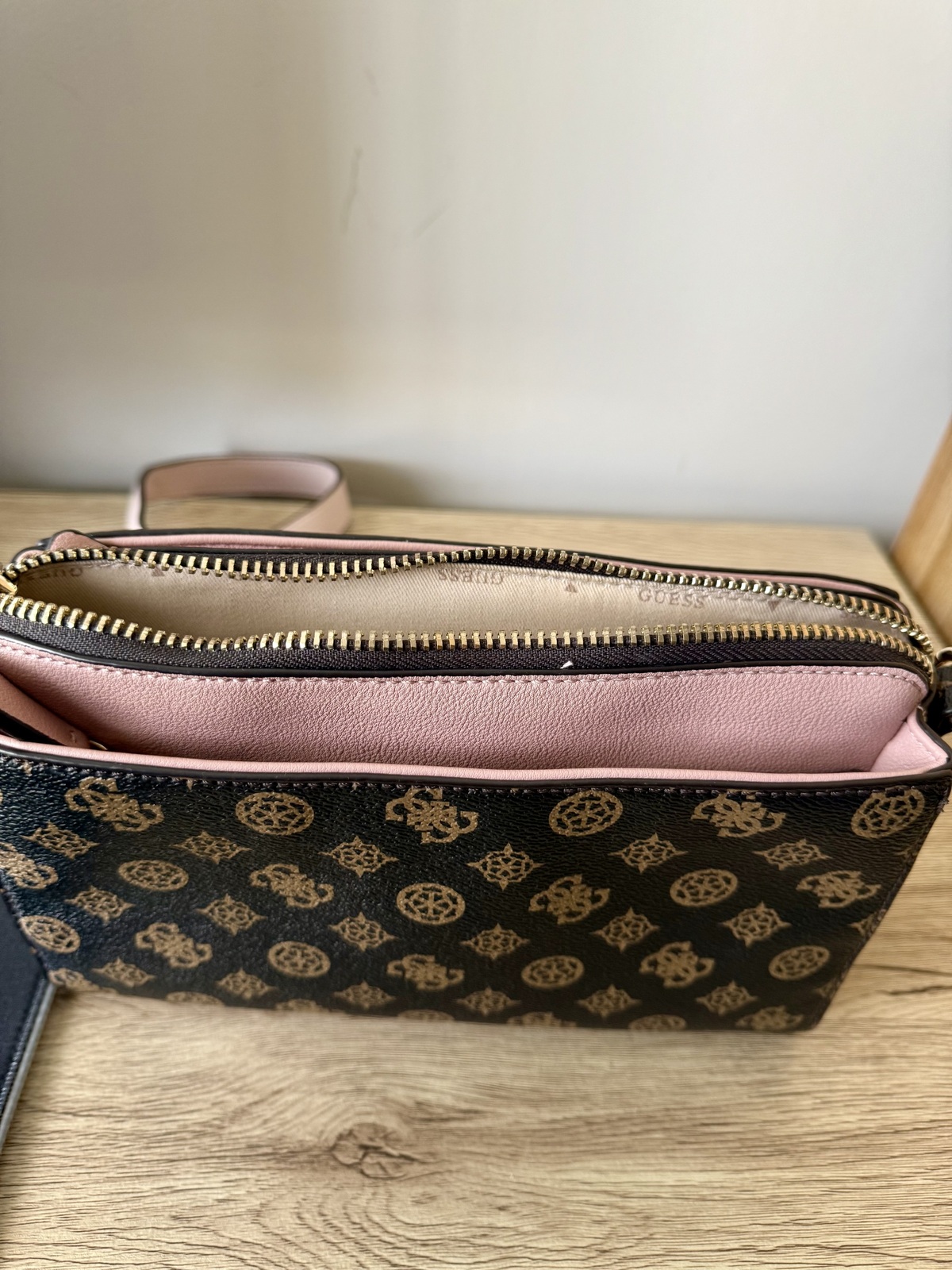 Maddy Girlfriend Crossbody Bag