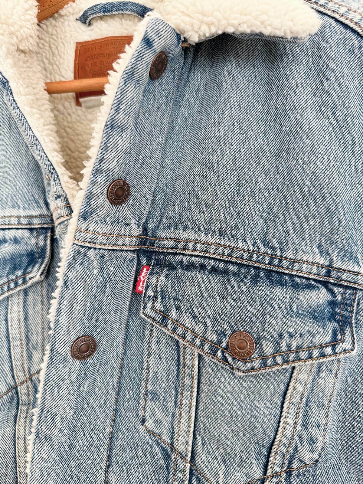  Original Sherpa Fleeced Trucker Jacket - Medium Wash Small