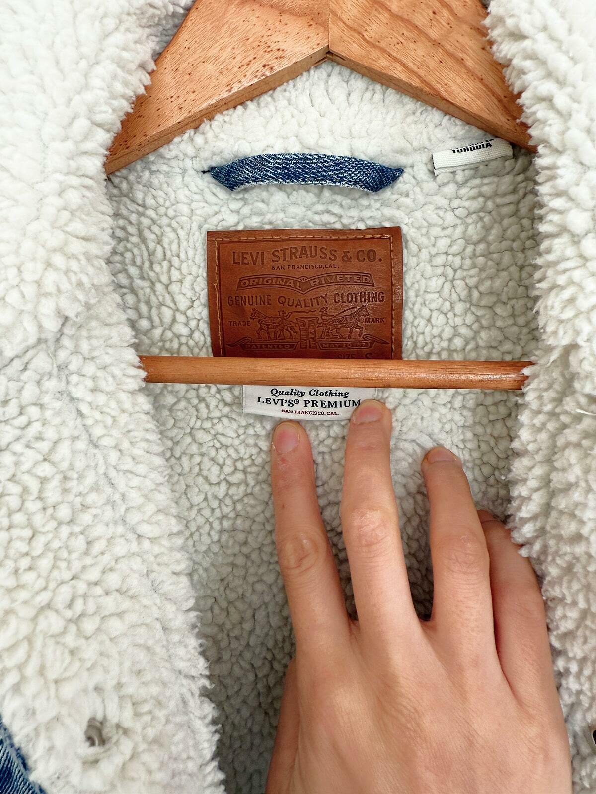  Original Sherpa Fleeced Trucker Jacket - Medium Wash Small
