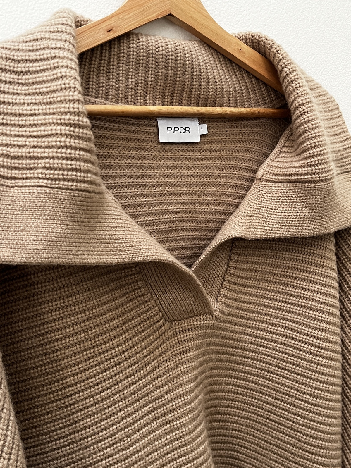 Wide-Collar Cropped Knit