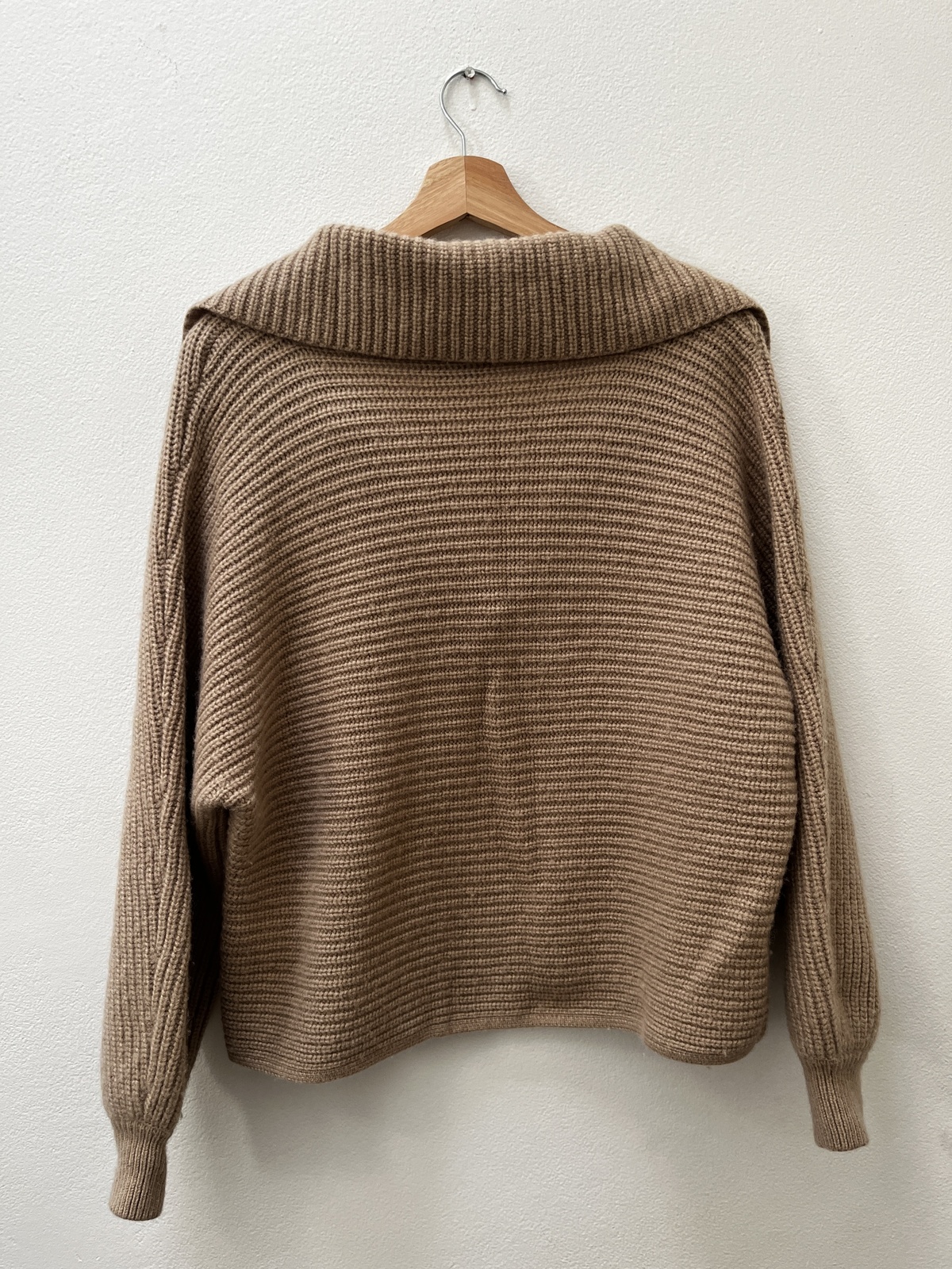 Wide-Collar Cropped Knit