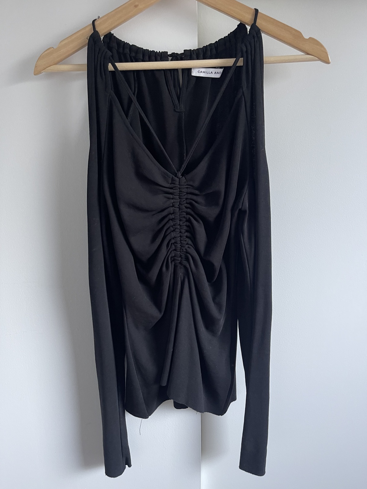 Levante top black size 10