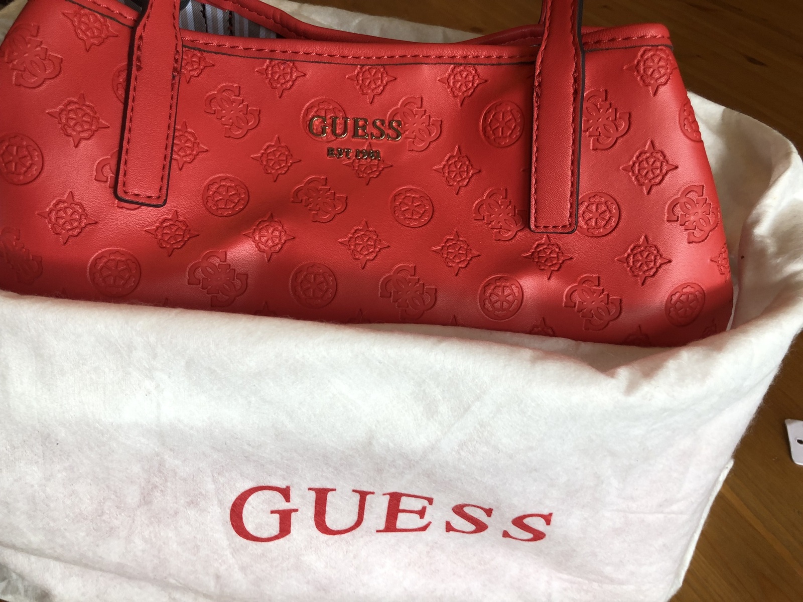 Handbag with clutch inside