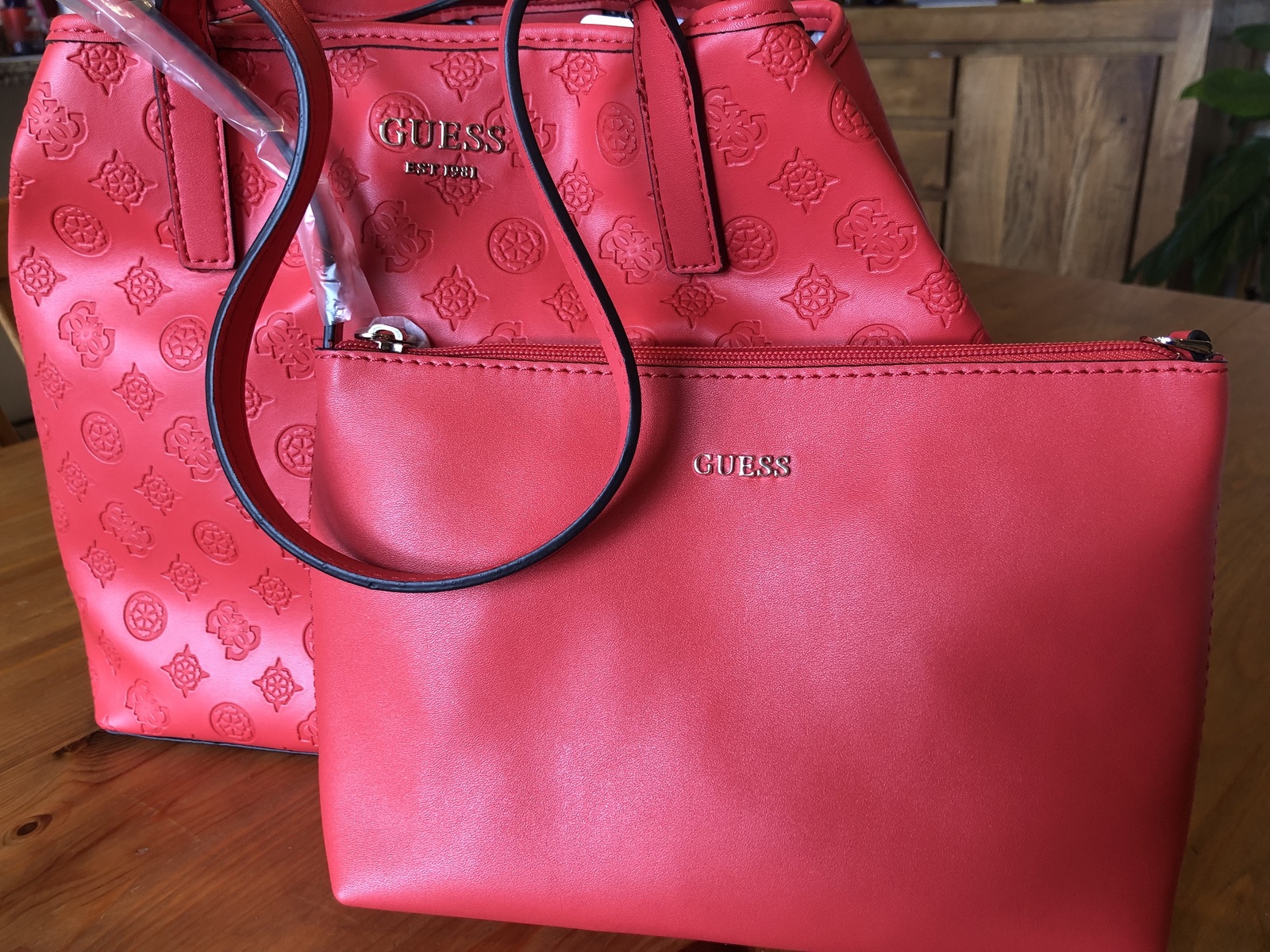 Handbag with clutch inside