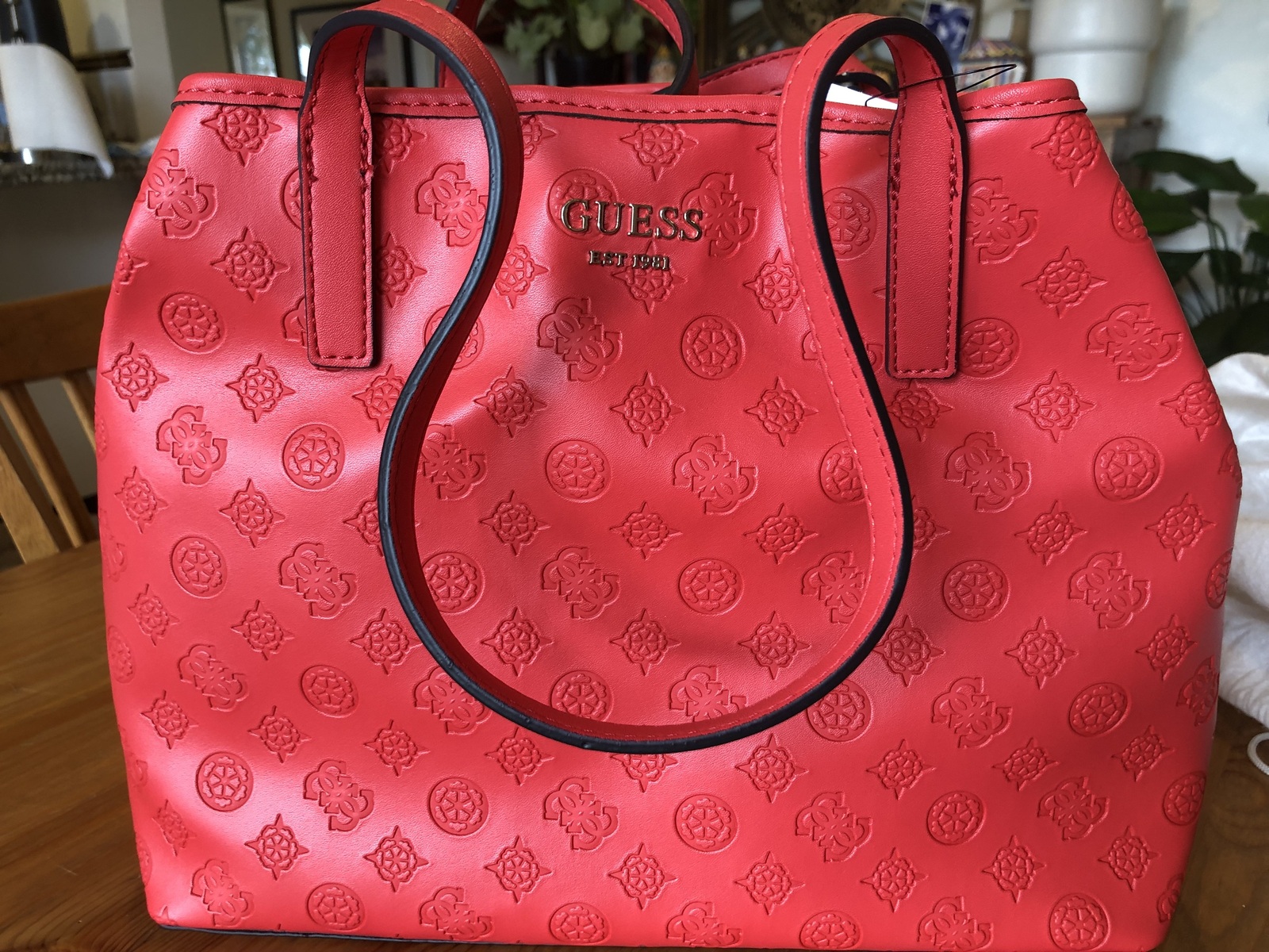 Handbag with clutch inside