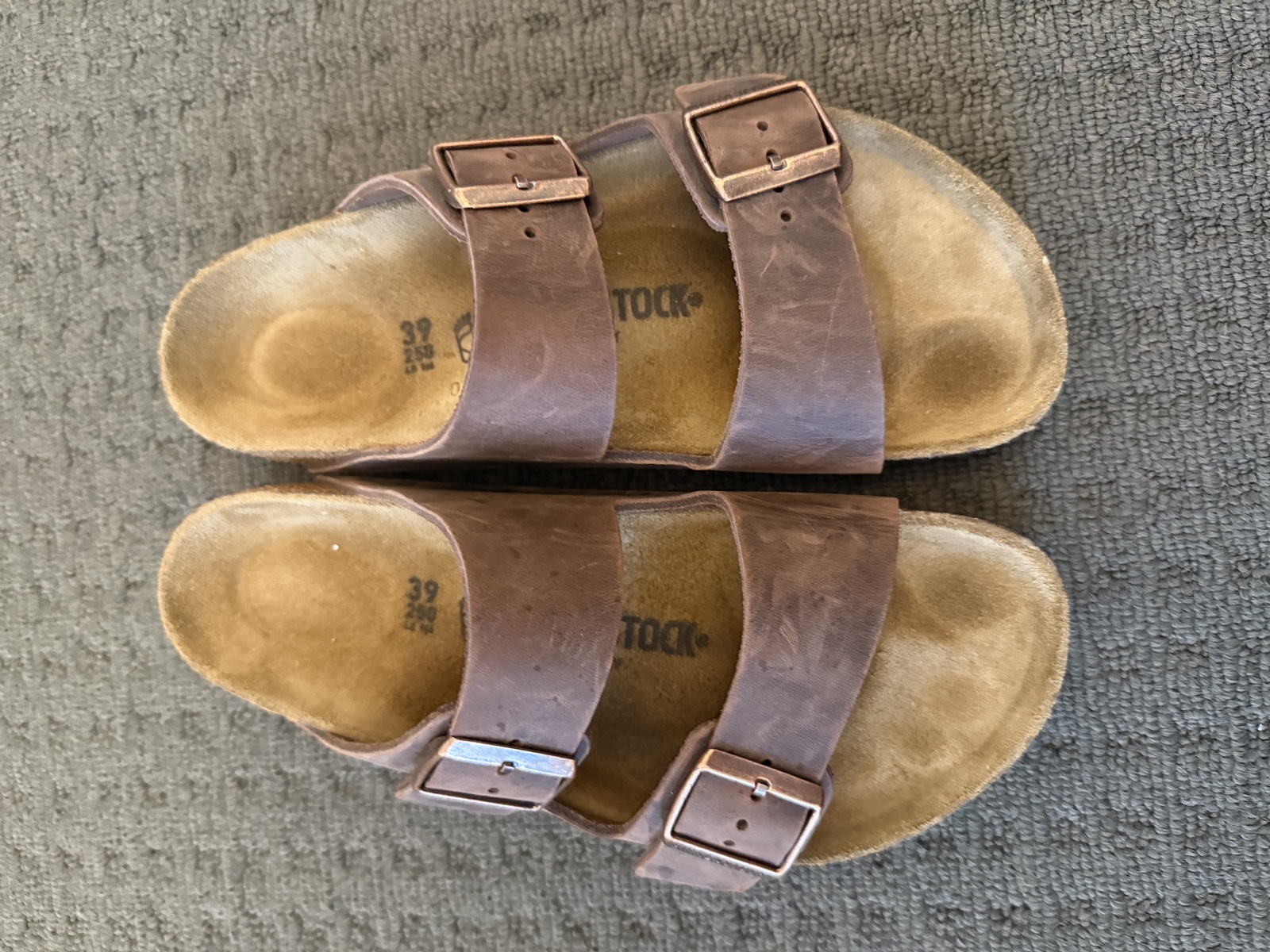 Unisex Arizona Birkenstocks ( size 39) 