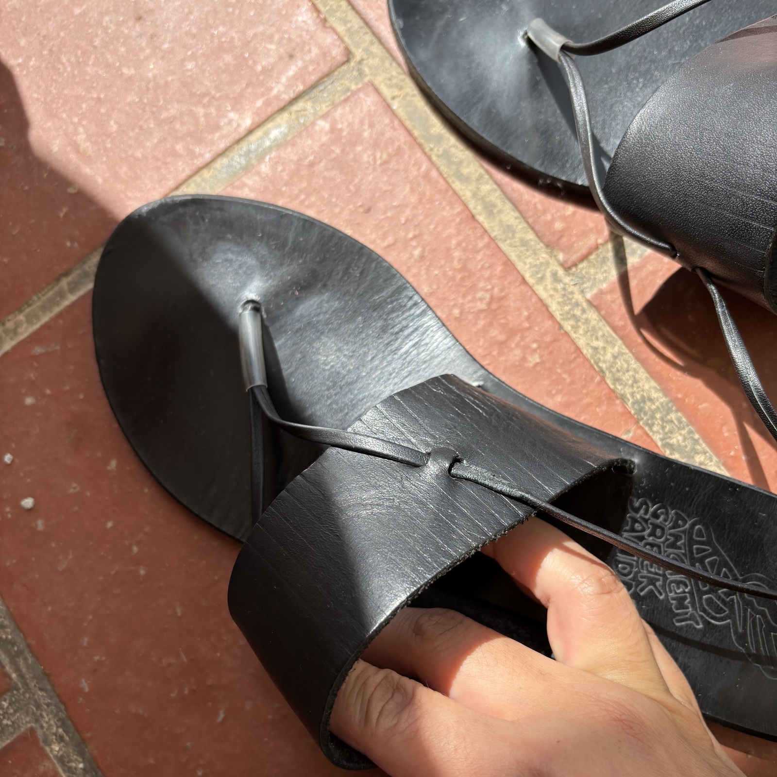 Flat leather sandals