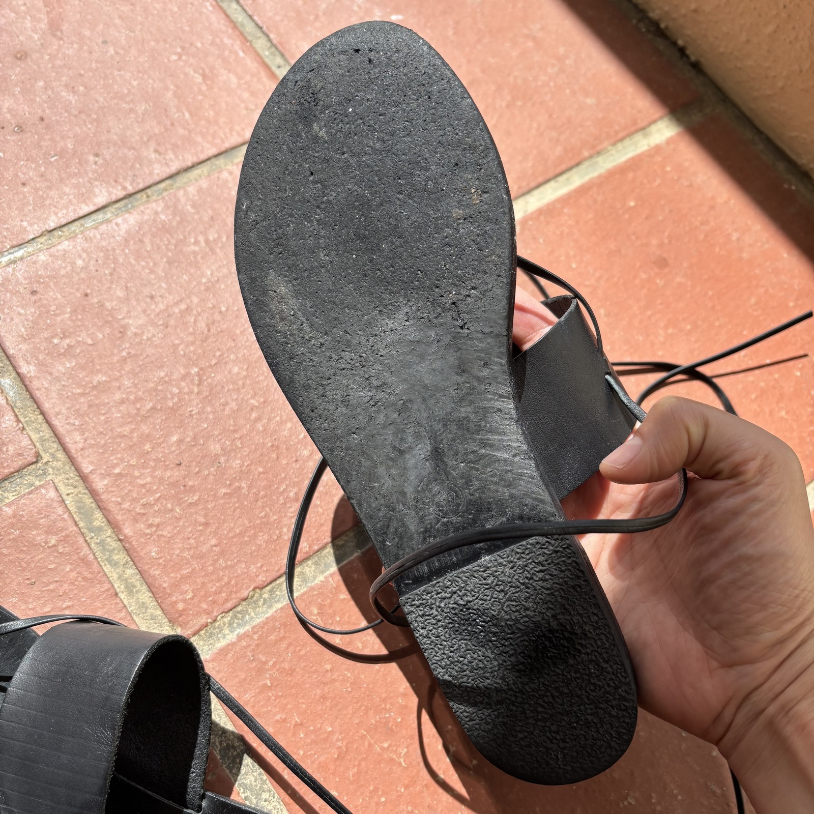 Flat leather sandals