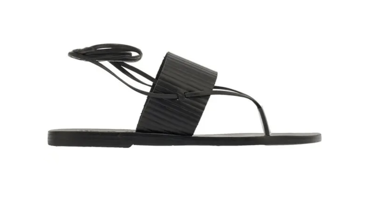 Flat leather sandals