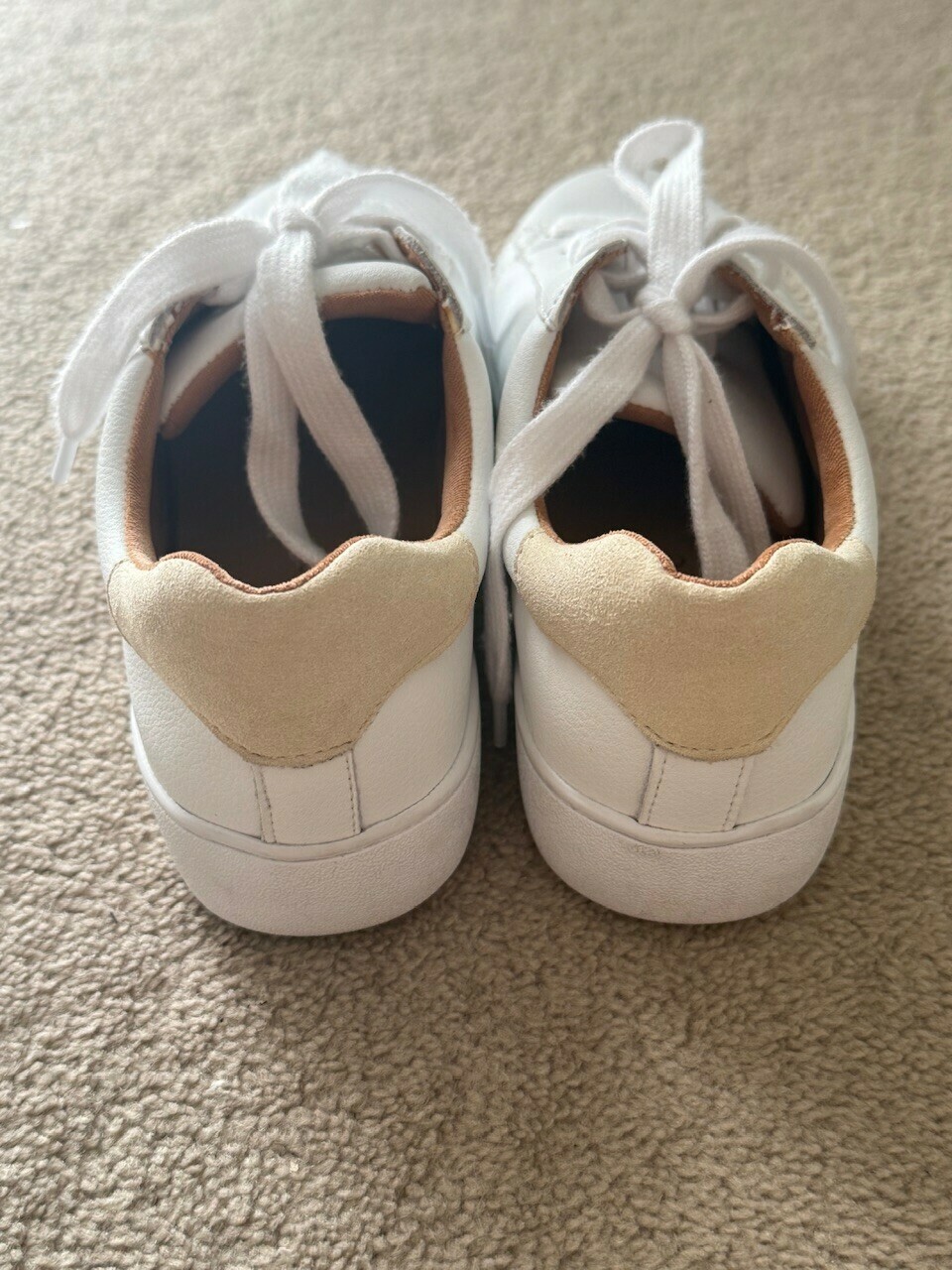 Leo Leather Sneakers 